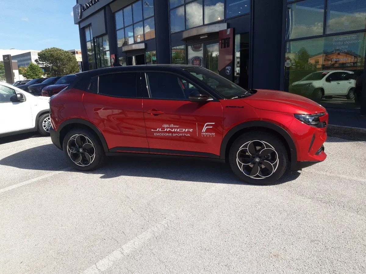 Alfa Romeo Junior nuova a Campobasso (7)