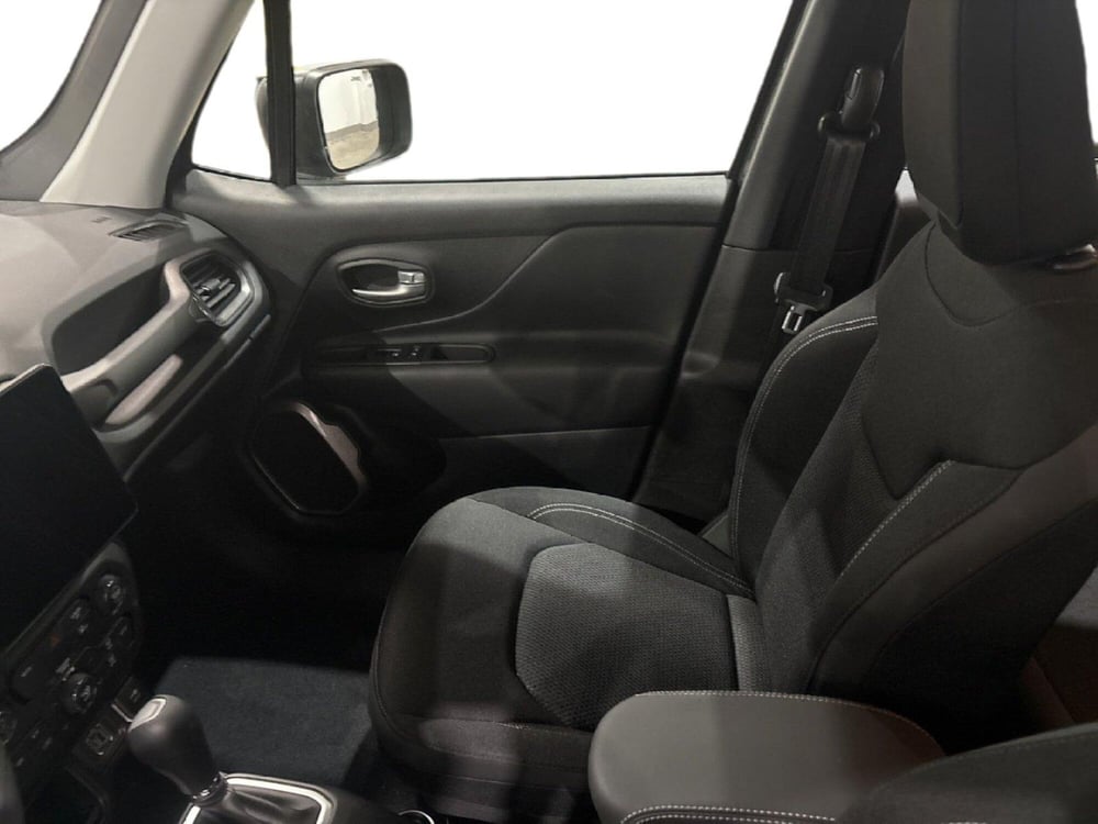 Jeep Renegade nuova a Caltanissetta (17)