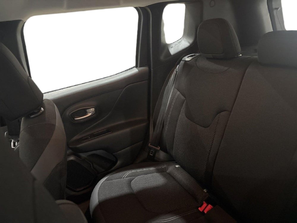 Jeep Renegade nuova a Caltanissetta (19)