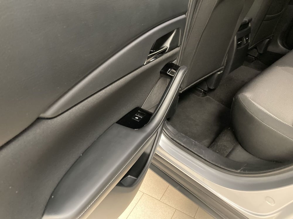 Mazda CX-30 usata a Pavia (19)