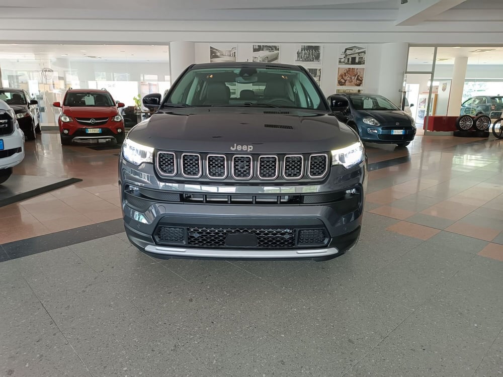Jeep Compass nuova a Bergamo (2)