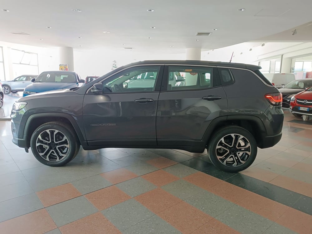 Jeep Compass nuova a Bergamo (3)