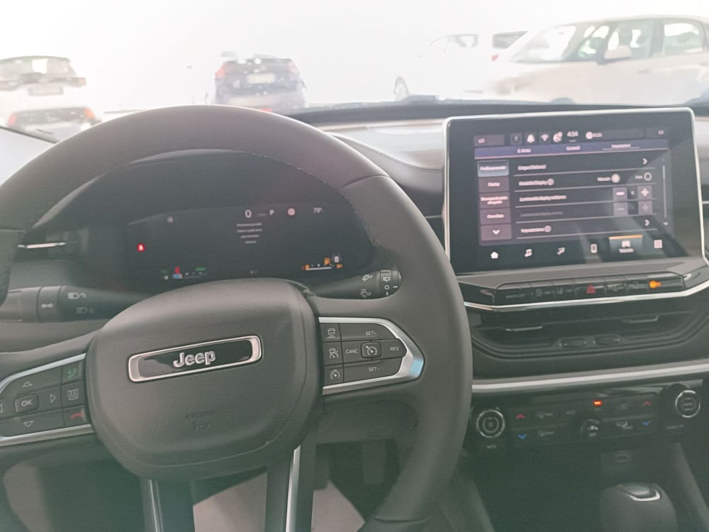 Jeep Compass nuova a Bergamo (7)