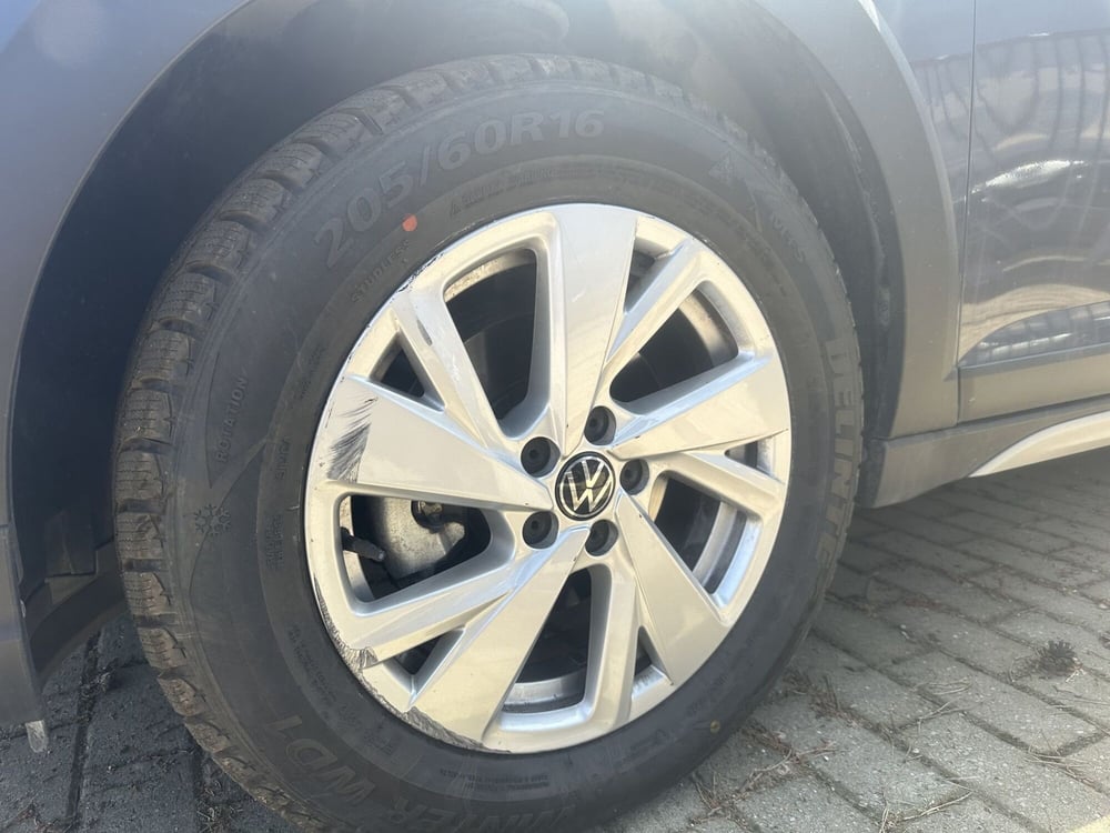 Volkswagen Taigo usata a Milano (8)