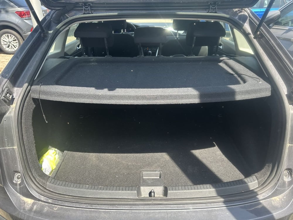 Volkswagen Taigo usata a Milano (9)