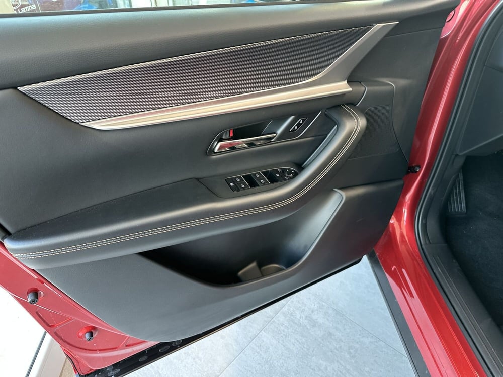 Mazda CX-60 nuova a Latina (9)