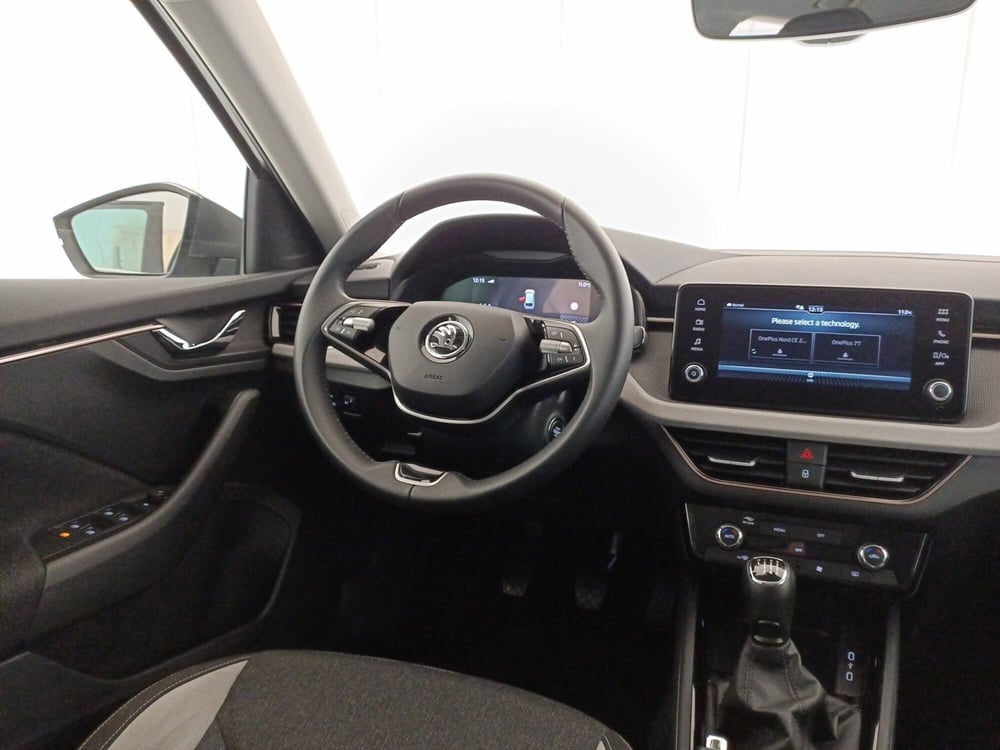 Skoda Scala usata a Bari (9)