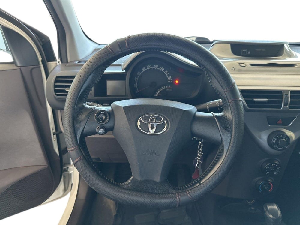 Toyota iQ usata a Napoli (10)