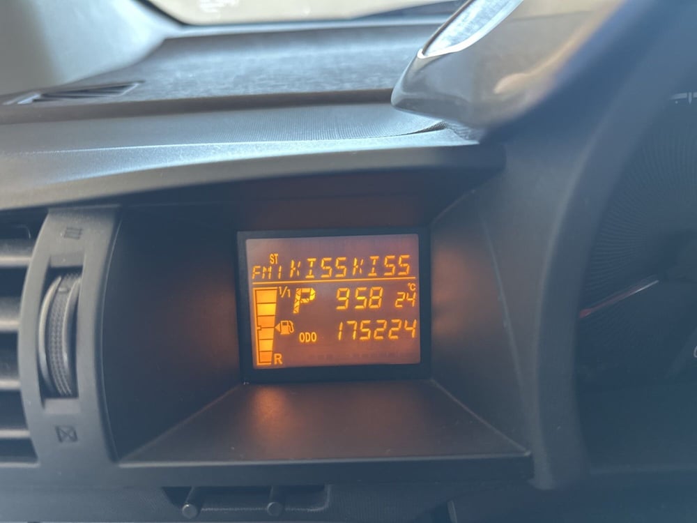 Toyota iQ usata a Napoli (11)