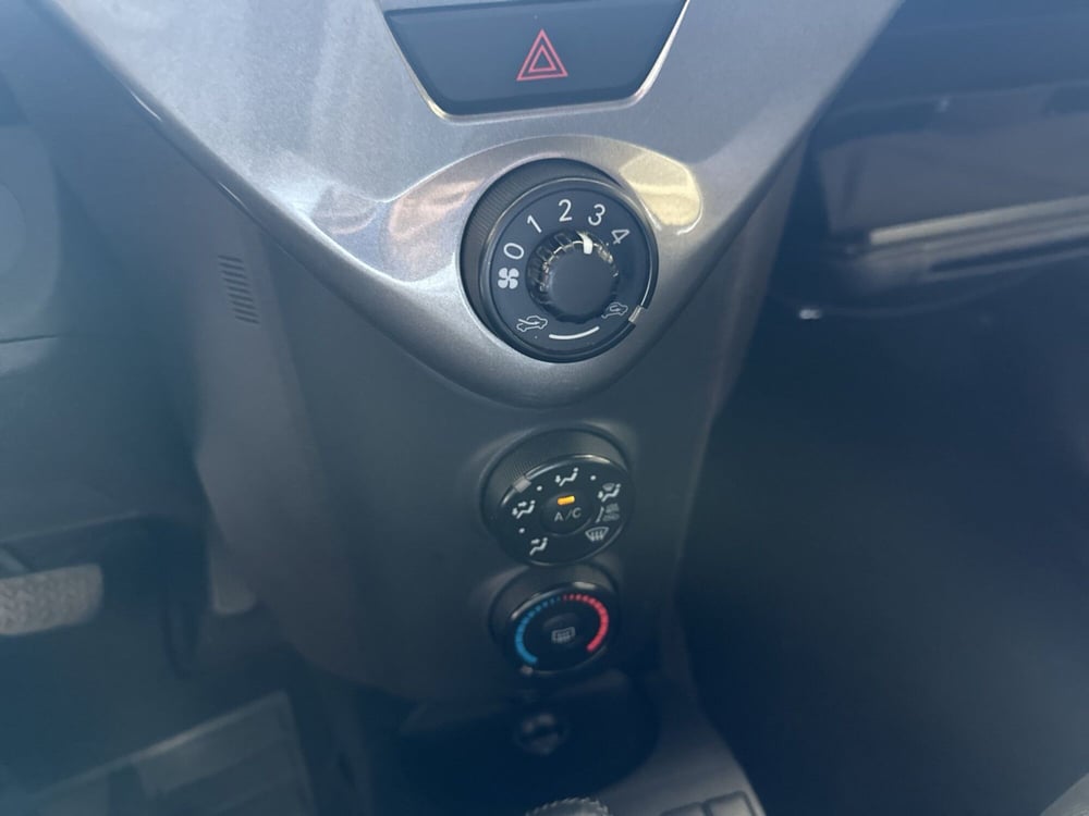 Toyota iQ usata a Napoli (12)