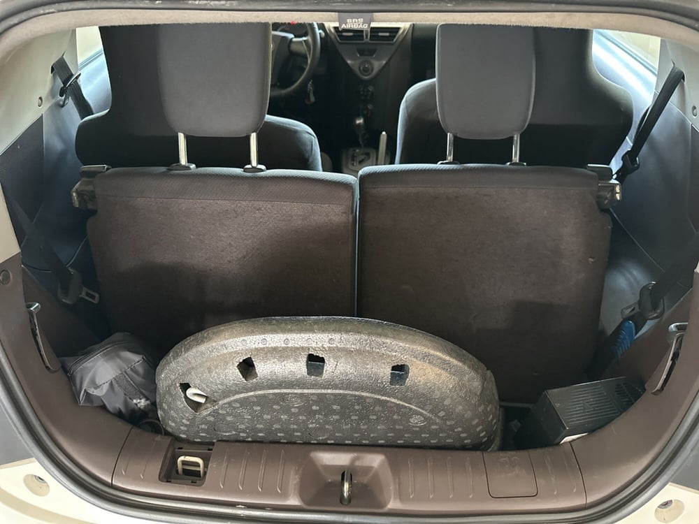 Toyota iQ usata a Napoli (14)