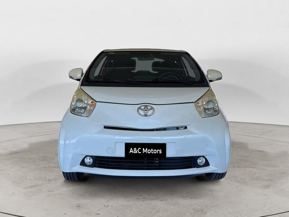 Toyota iQ usata a Napoli (2)