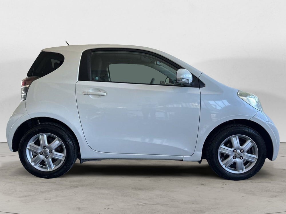 Toyota iQ usata a Napoli (3)