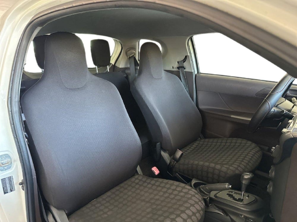 Toyota iQ usata a Napoli (8)
