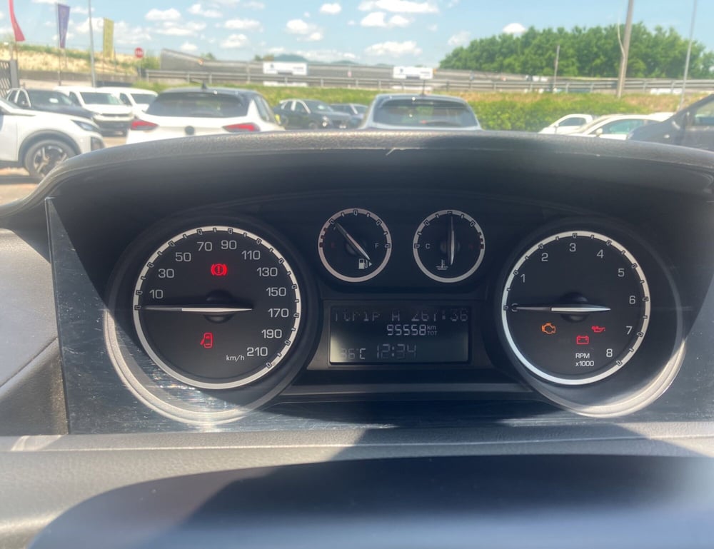 Lancia Ypsilon usata a Lucca (17)