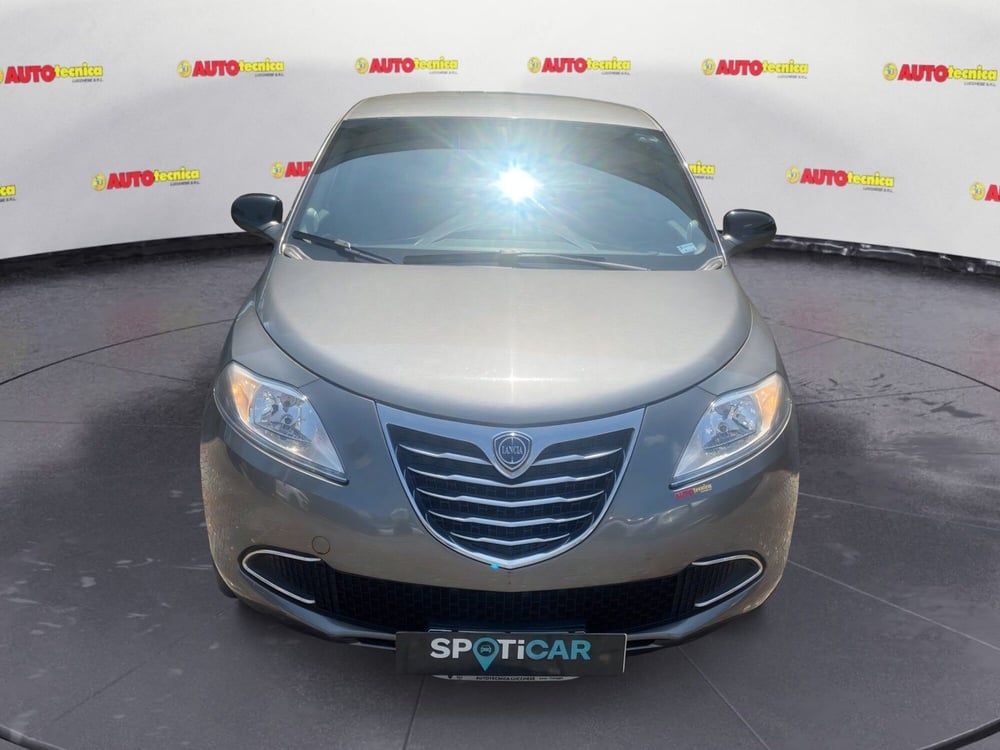 Lancia Ypsilon usata a Lucca (5)