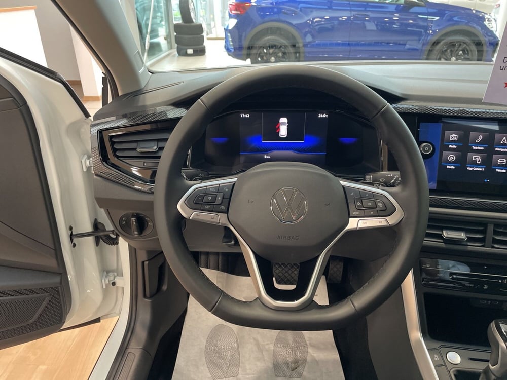 Volkswagen Taigo nuova a Varese (13)
