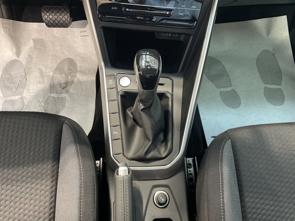 Volkswagen Taigo nuova a Varese (14)