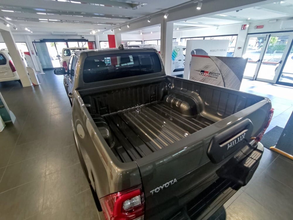 Toyota Hilux nuova a Vicenza (10)