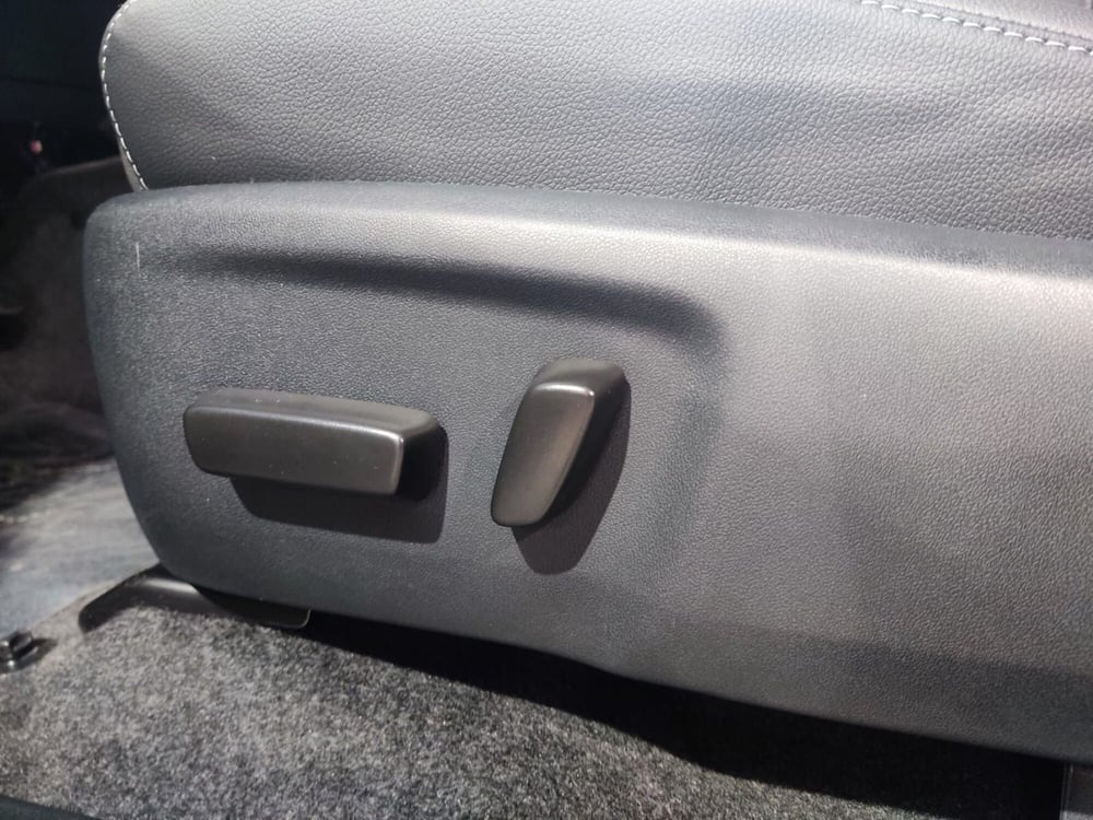 Toyota Hilux nuova a Vicenza (15)