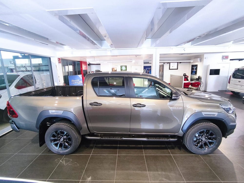 Toyota Hilux nuova a Vicenza (5)