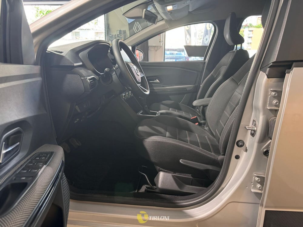Dacia Jogger usata a Milano (13)