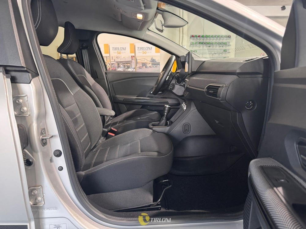 Dacia Jogger usata a Milano (14)
