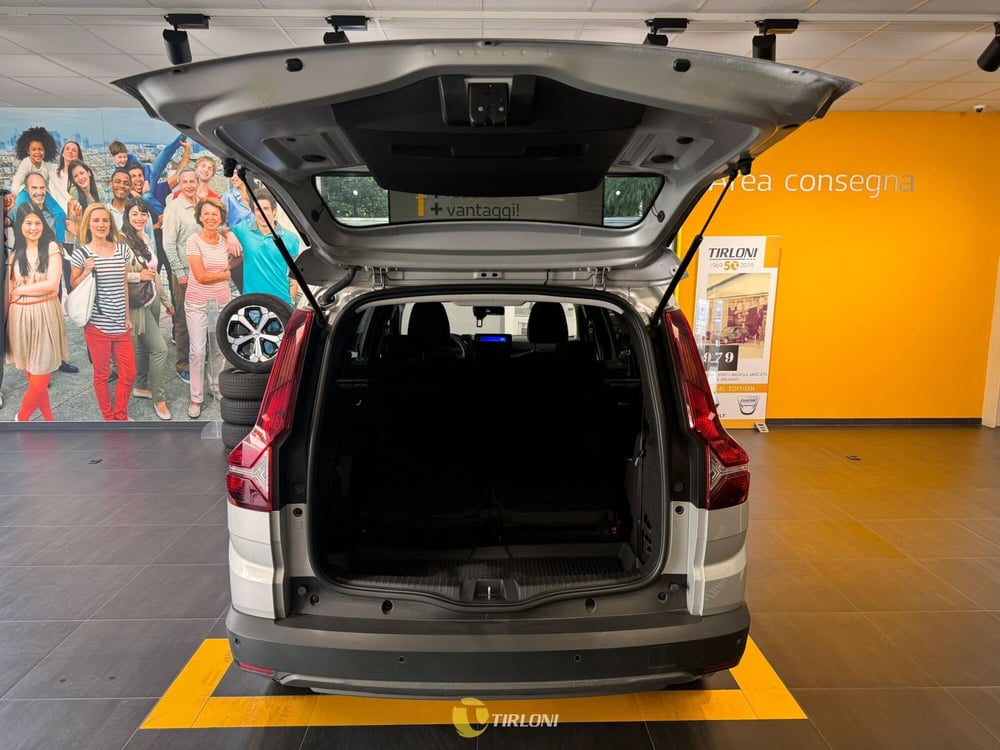 Dacia Jogger usata a Milano (8)