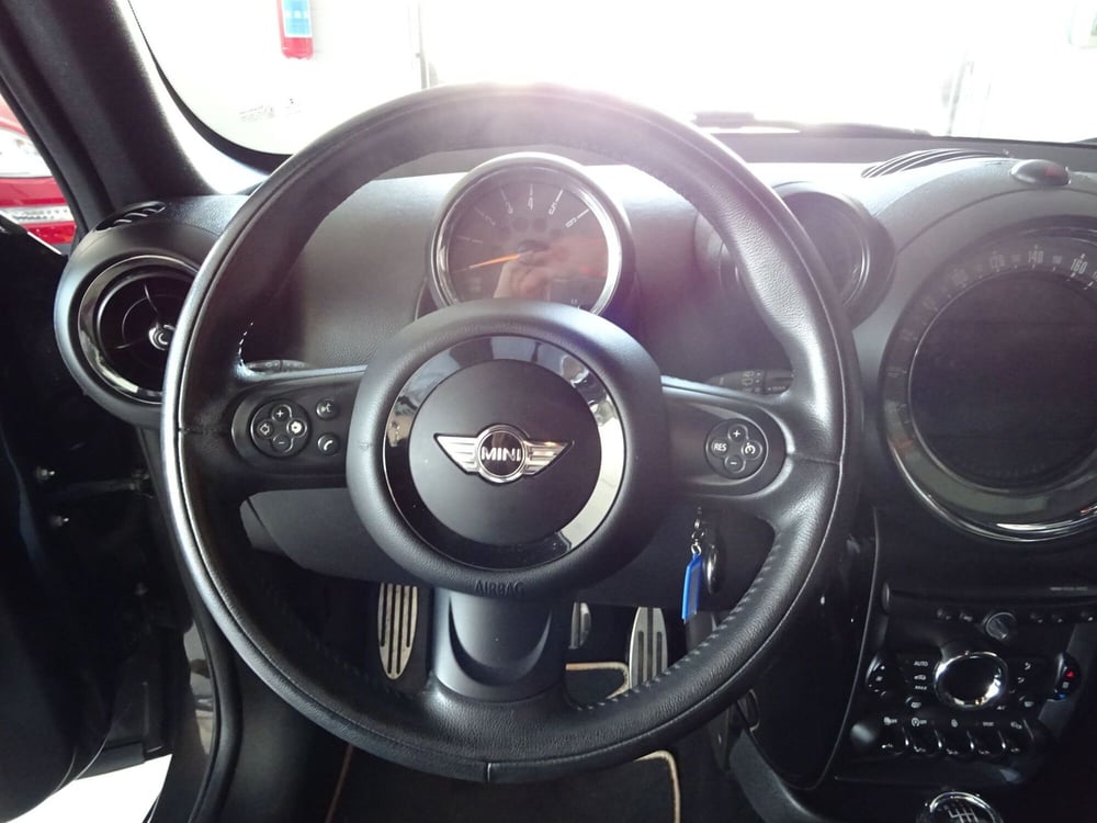 MINI Mini Countryman usata a Lucca (9)