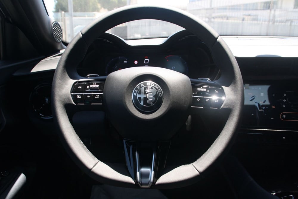Alfa Romeo Junior nuova a Catania (10)