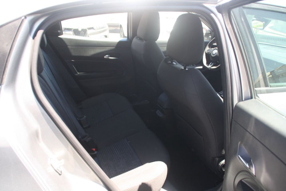 Alfa Romeo Junior nuova a Catania (18)