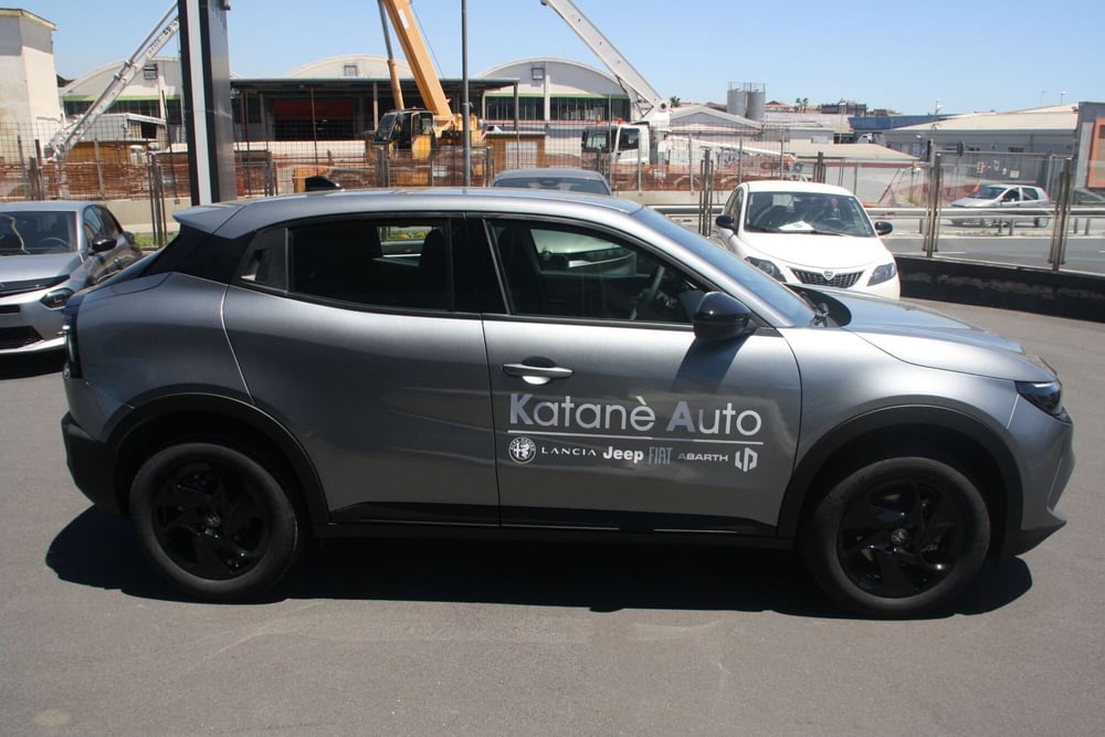 Alfa Romeo Junior nuova a Catania (5)