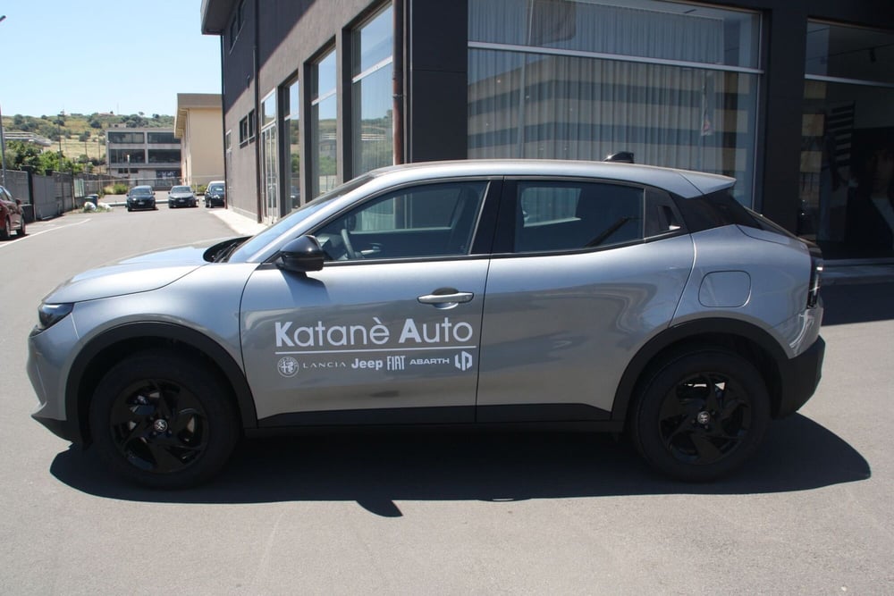 Alfa Romeo Junior nuova a Catania (6)