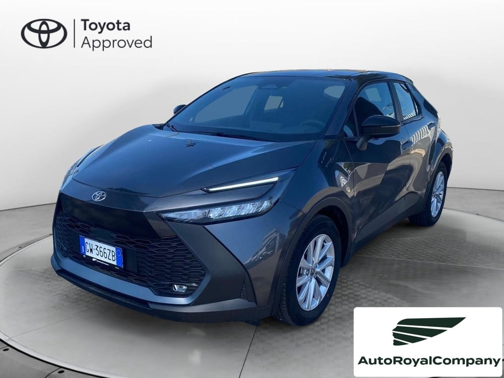 Toyota Toyota C-HR nuova a Roma