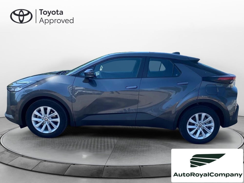 Toyota Toyota C-HR nuova a Roma (8)