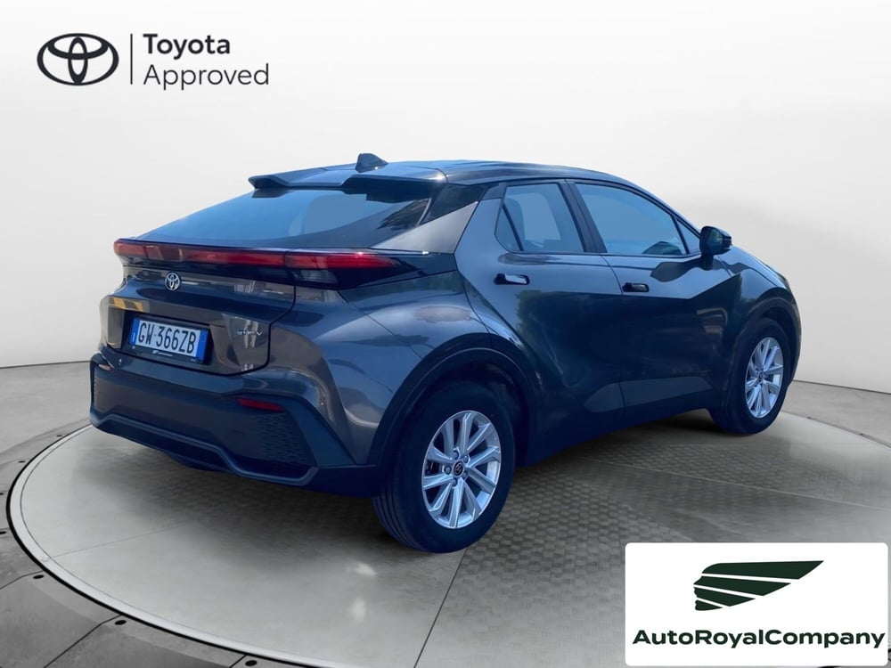 Toyota Toyota C-HR nuova a Roma (9)