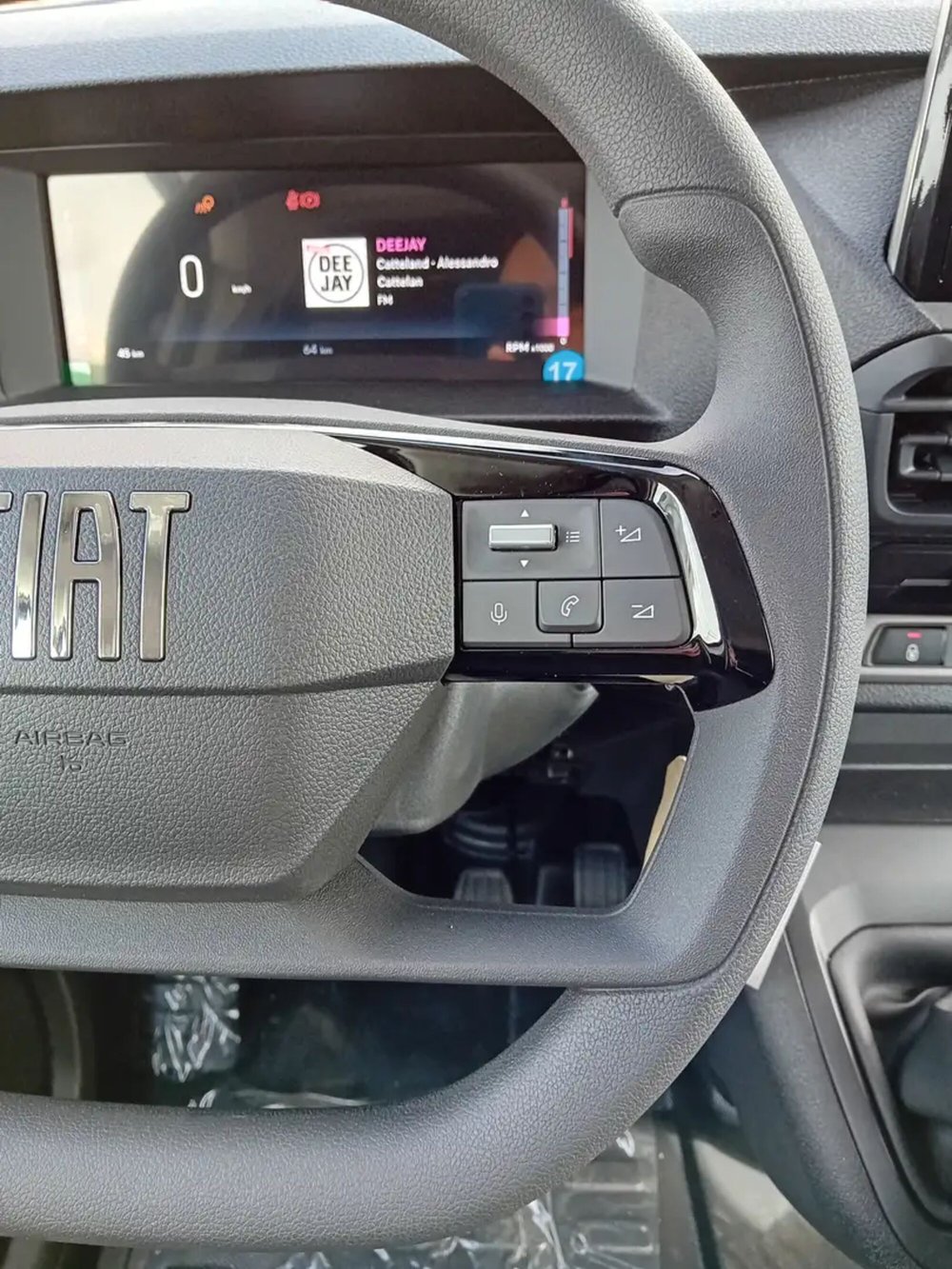 Fiat Scudo Furgone nuova a Milano (8)