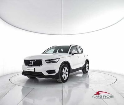 Volvo XC40 T2 Momentum Core del 2021 usata a Corciano