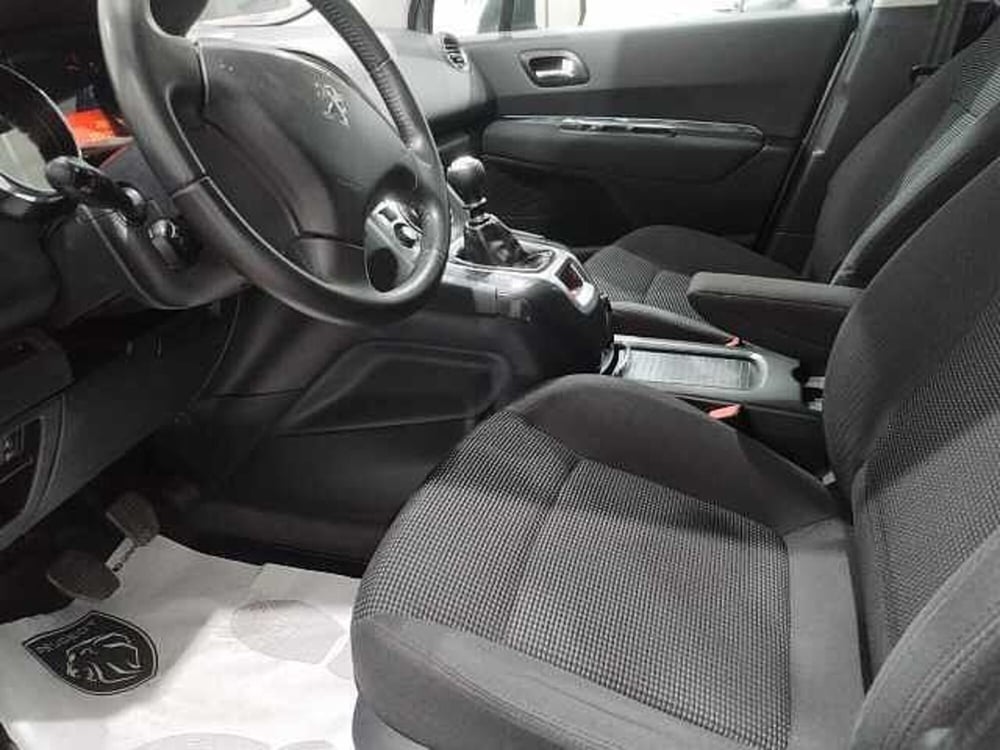 Peugeot 5008 usata a Lecce (6)