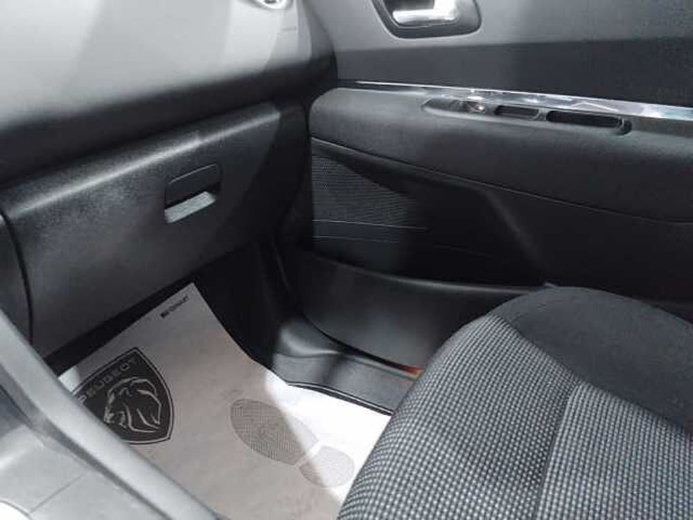 Peugeot 5008 usata a Lecce (7)