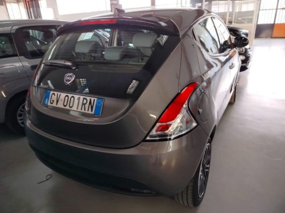 Lancia Ypsilon usata a Forlì-Cesena (8)