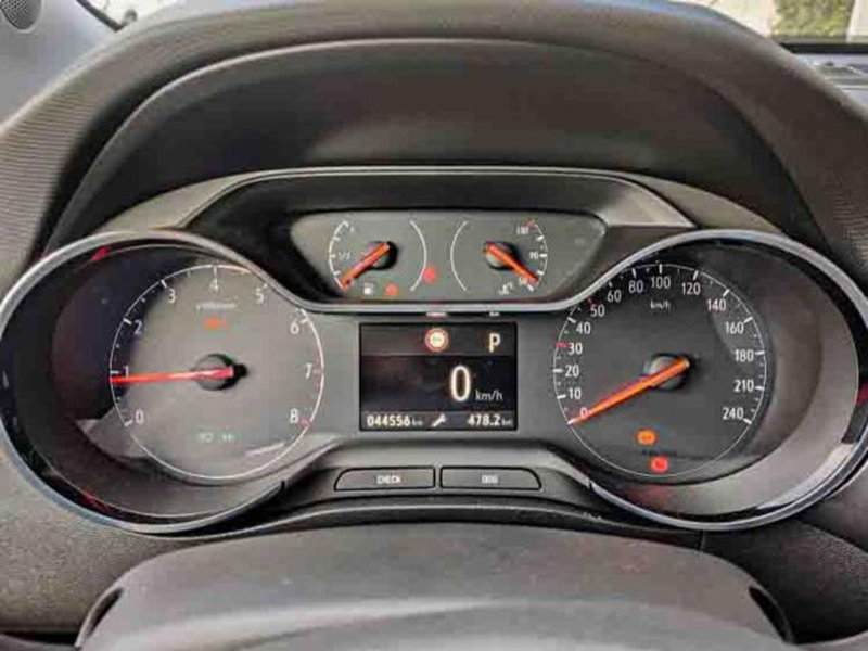 Opel Crossland X usata a Torino (12)