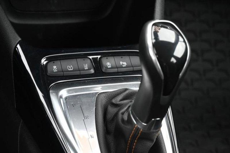 Opel Crossland X usata a Torino (15)