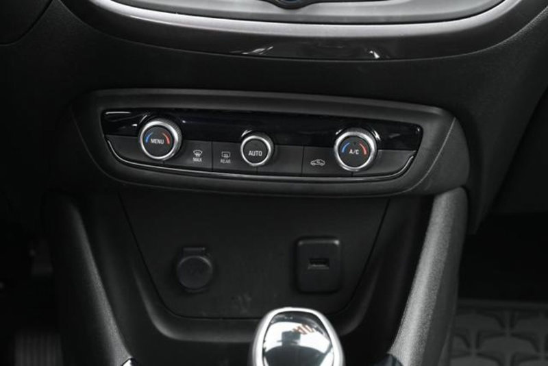 Opel Crossland X usata a Torino (16)