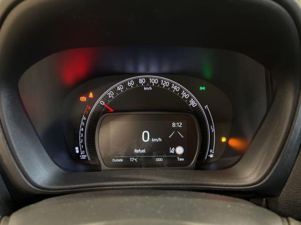 Toyota Aygo X nuova a Vercelli (12)
