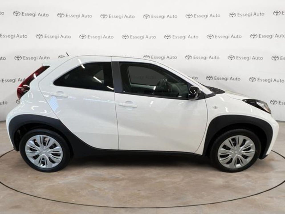 Toyota Aygo X nuova a Vercelli (13)