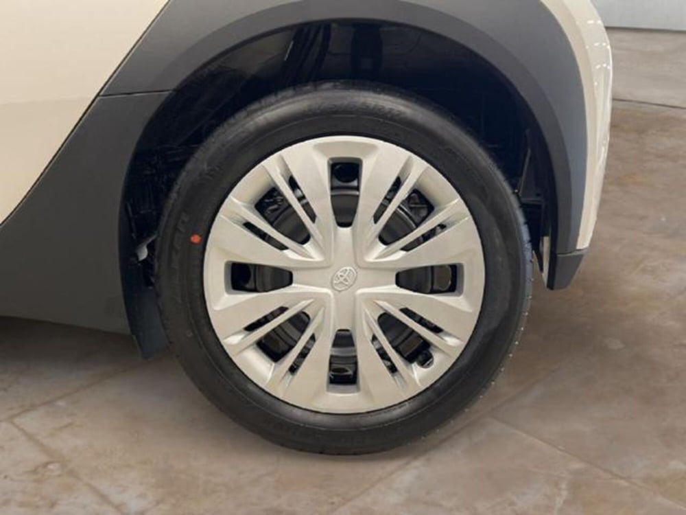 Toyota Aygo X nuova a Vercelli (14)
