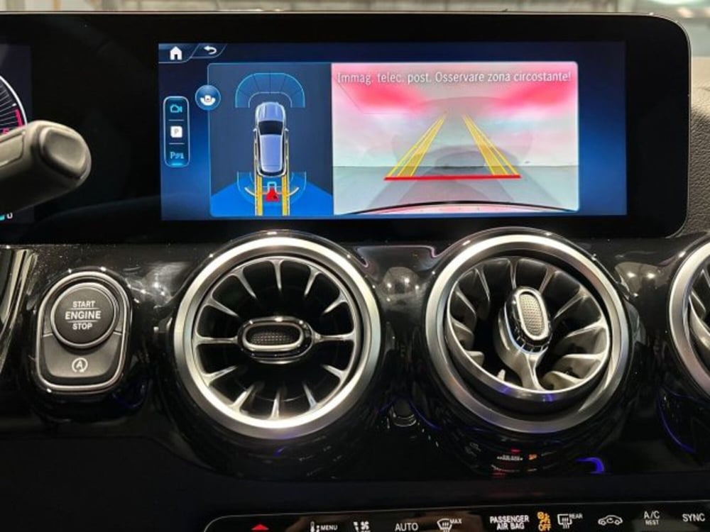 Mercedes-Benz GLA SUV nuova a Bologna (12)