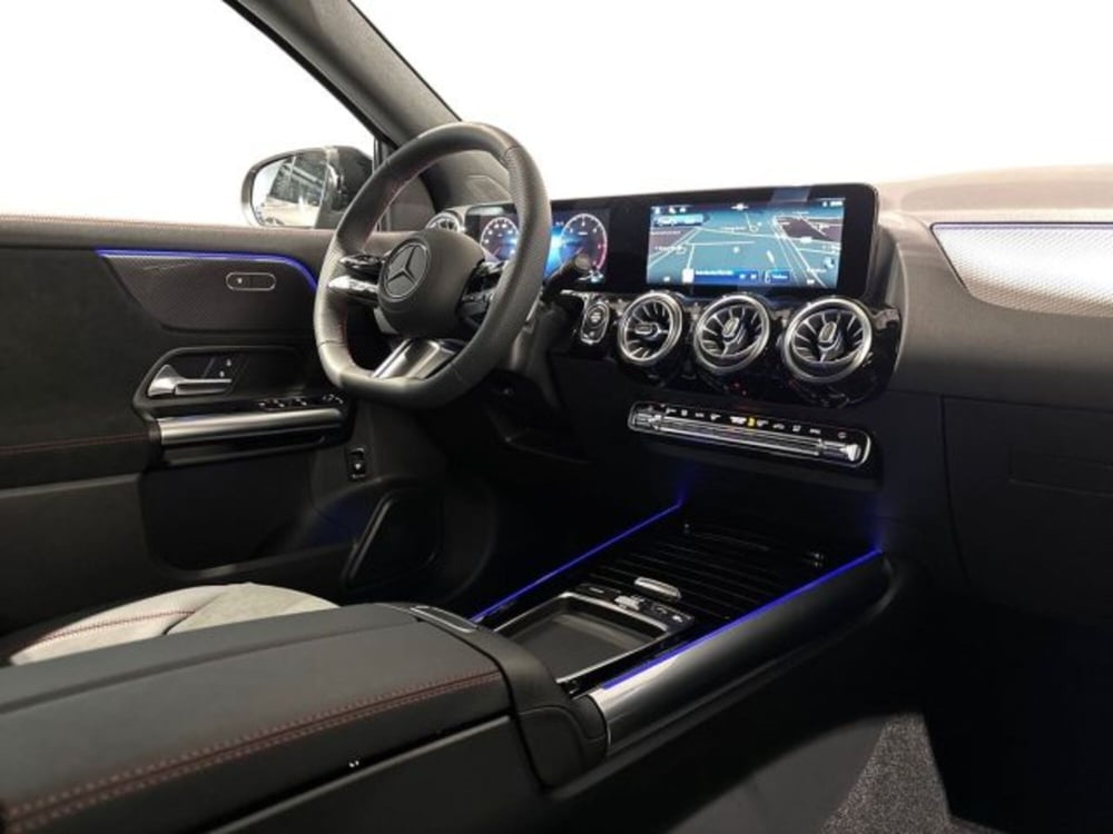 Mercedes-Benz GLA SUV nuova a Bologna (15)