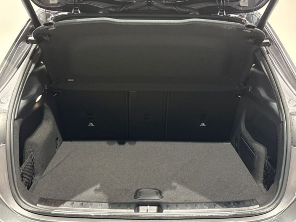 Mercedes-Benz GLA SUV nuova a Bologna (7)